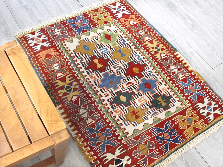 Turkish Kilim 手織りの草木染キリム・コンヤ88×67cm ヌズムラ・四角いドラゴンモチーフ