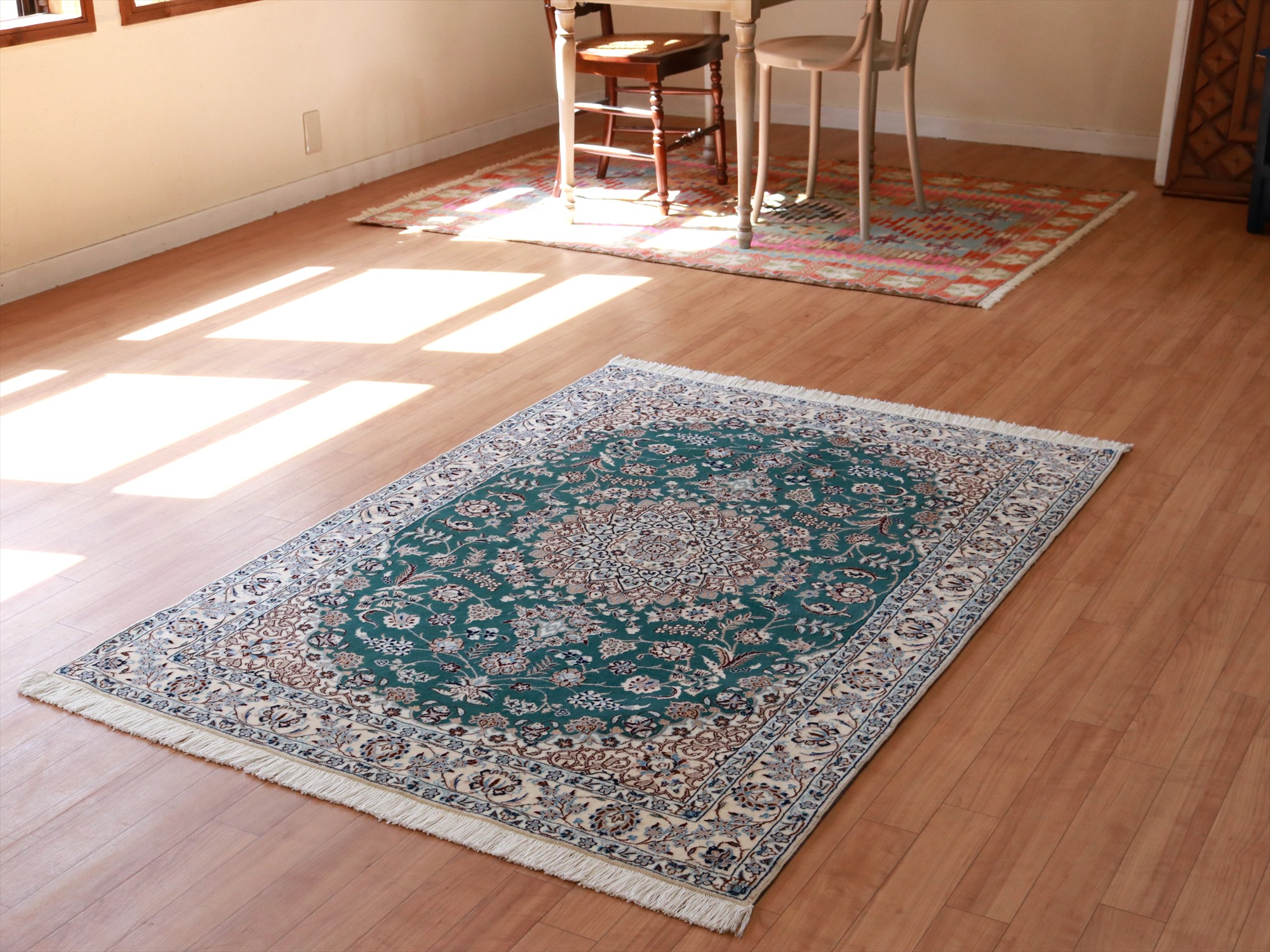 ペルシャ絨毯 ナイン産 ハビビアン工房150×110cm アクセントラグサイズ　グリーン/ゴンバッティーメダリオン