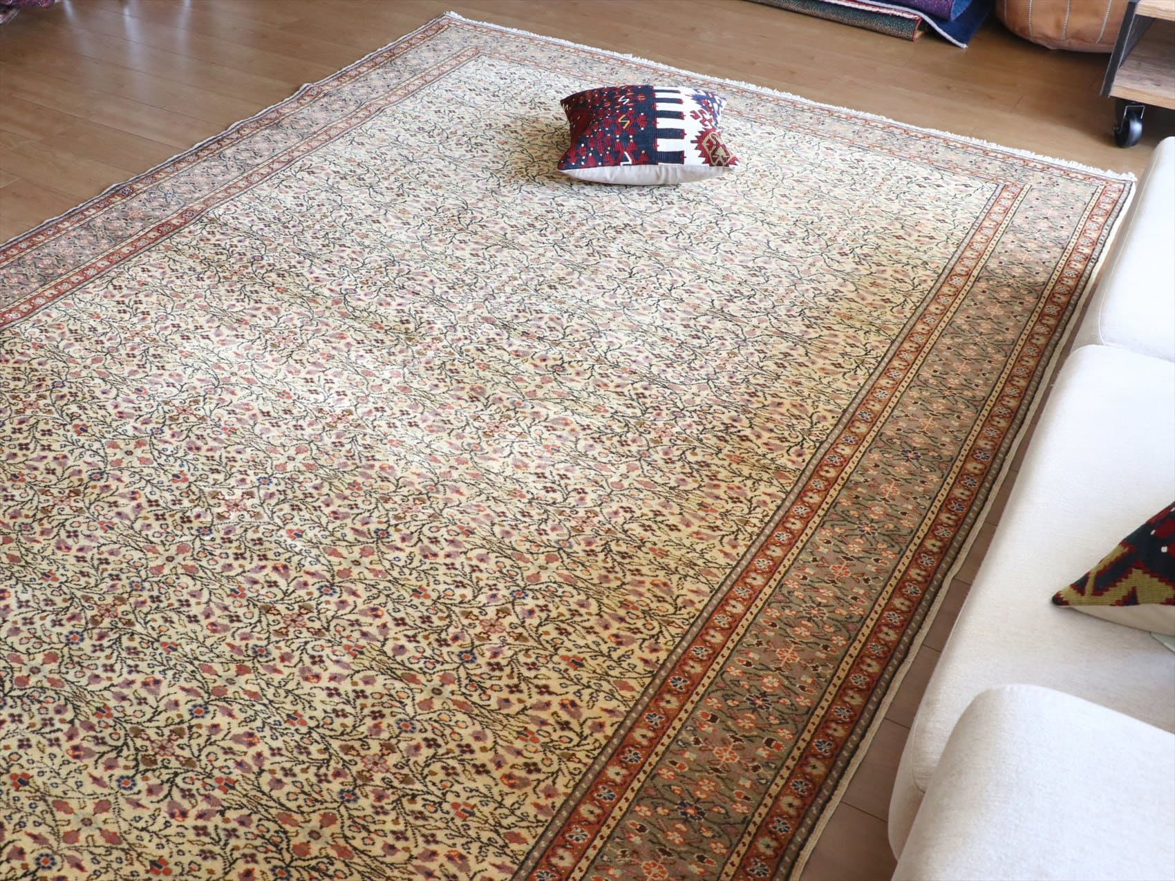 小サイズトルコ絨毯 カイセリorへレケ 絹製品 タペストリーとして利用 