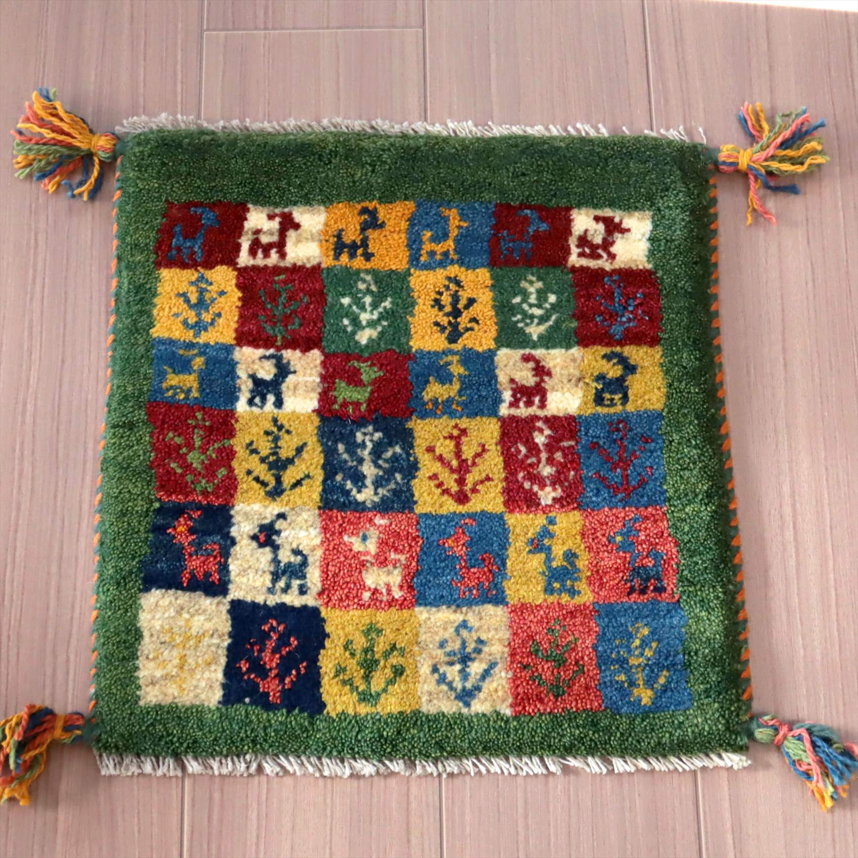 キリムスタイル / 遊牧民の手織りギャッベ イラン産 カラフルタイル