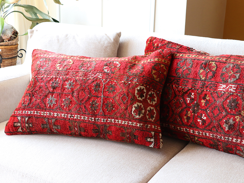 ヴィンテージ・パイル織りラグ クッションカバー 60×40cm キルギスの赤い絨毯 長方形 ビッグピロー Lumbar Pillow