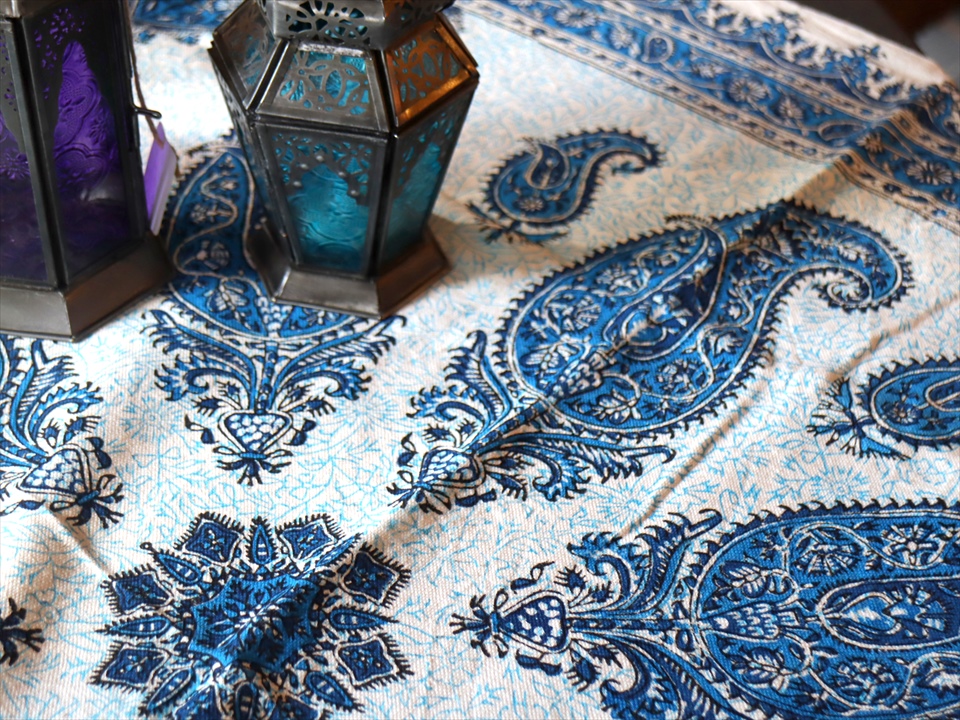 ペルシャ更紗 イラン手染め布 150x100cmサイズ ソファカバー タペストリー ブルー系 ペイズリー柄