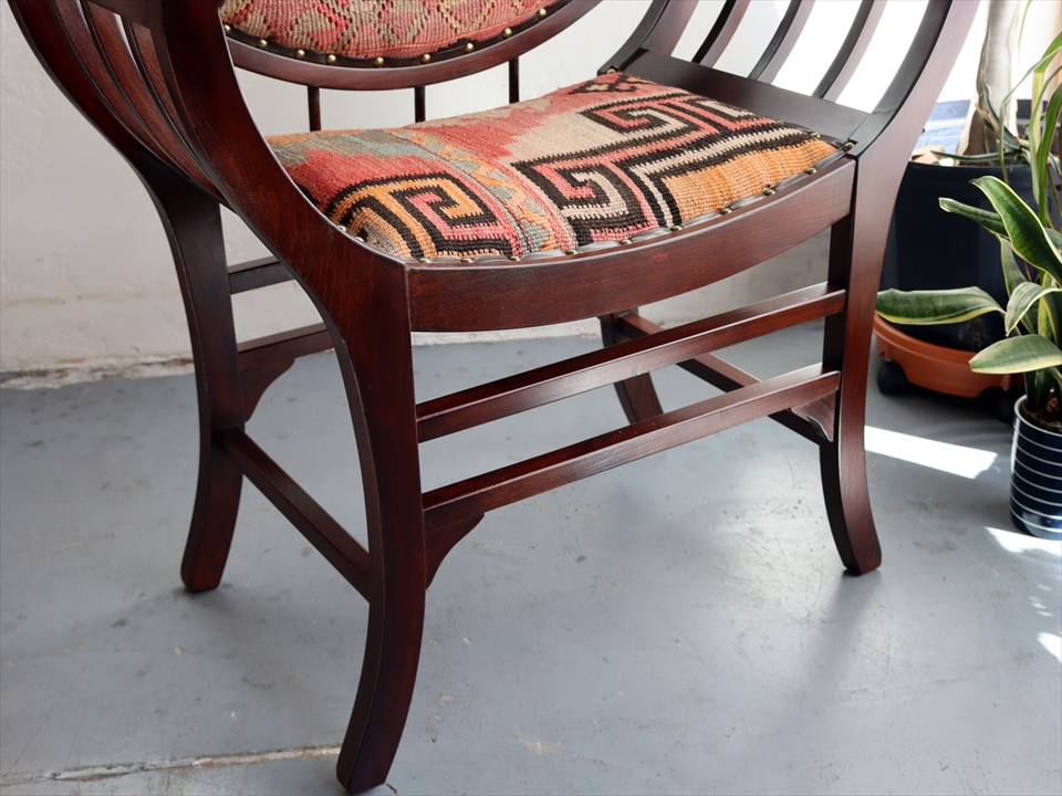 キリムスタイル / トルコ木製アームチェア H71×W72×D37cm オールドキリム家具 パーソナルチェア old kilim wood furniture armchair