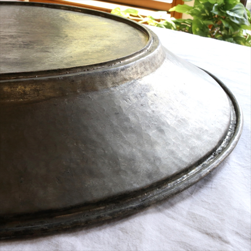 キリムスタイル / アンティーク・アナトリアの家具 銅製のトレイ・丸盆